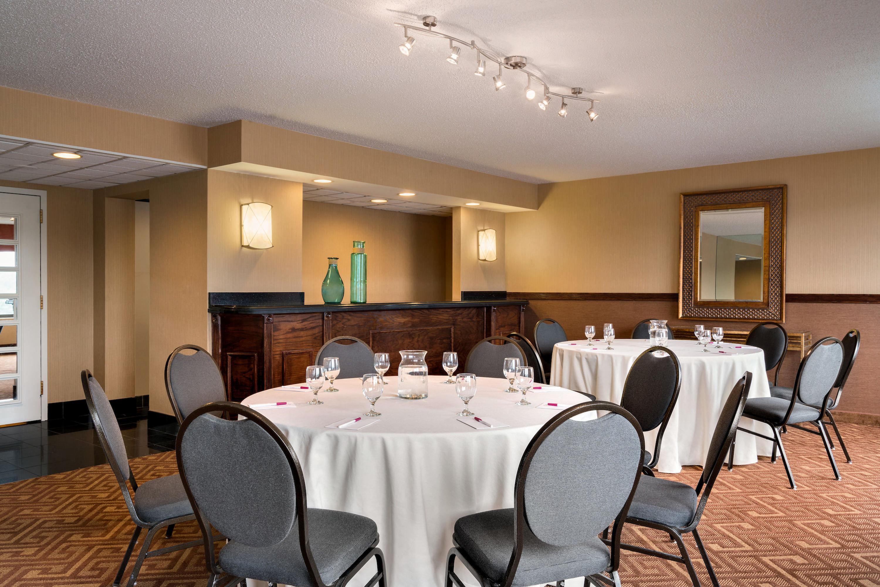 Hotel Crowne Plaza Englewood By Ihg Exterior foto